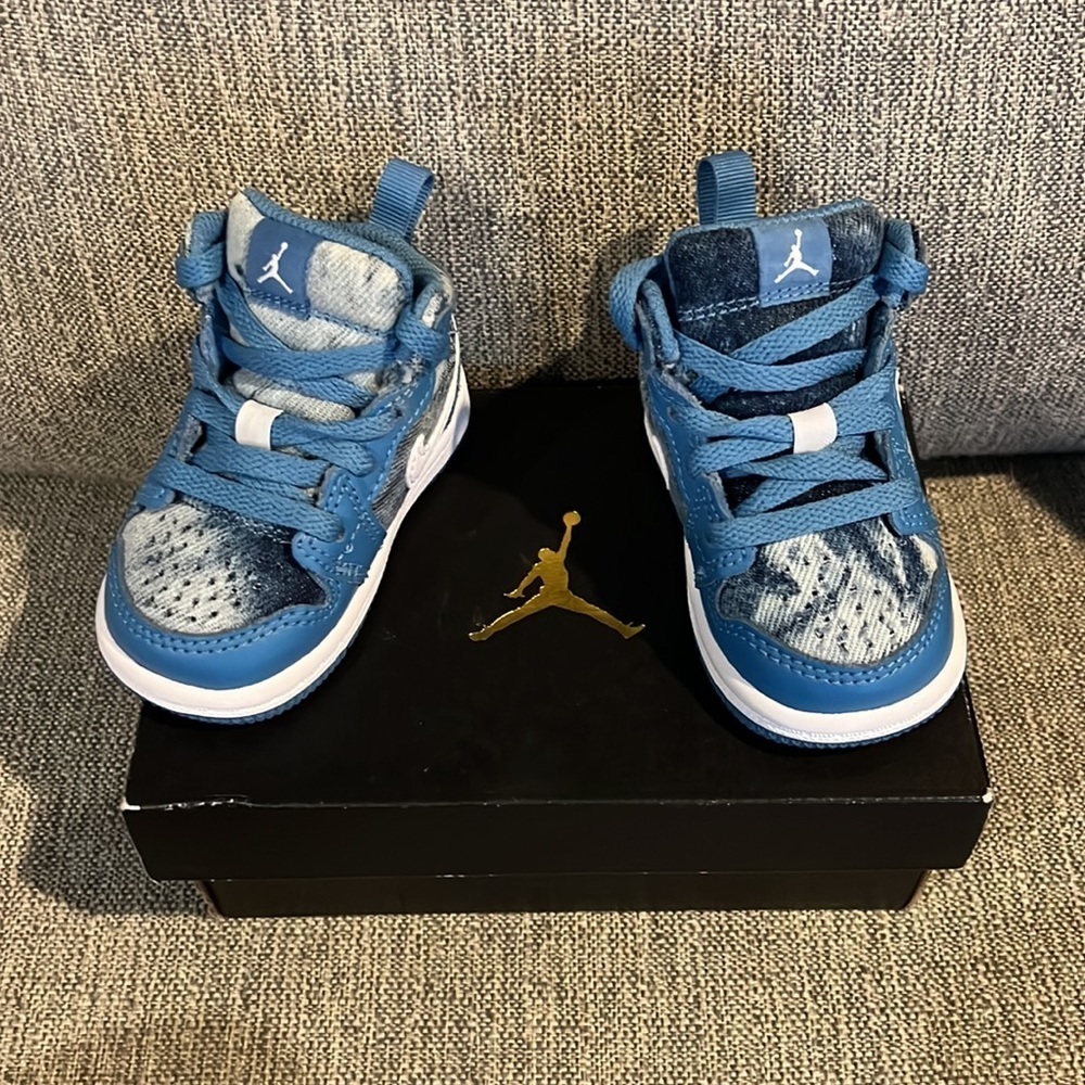 NEW in BOX Jordan 1 MID (TD) Dutch blue and white tennis shoes Nike - Picture 9 of 11